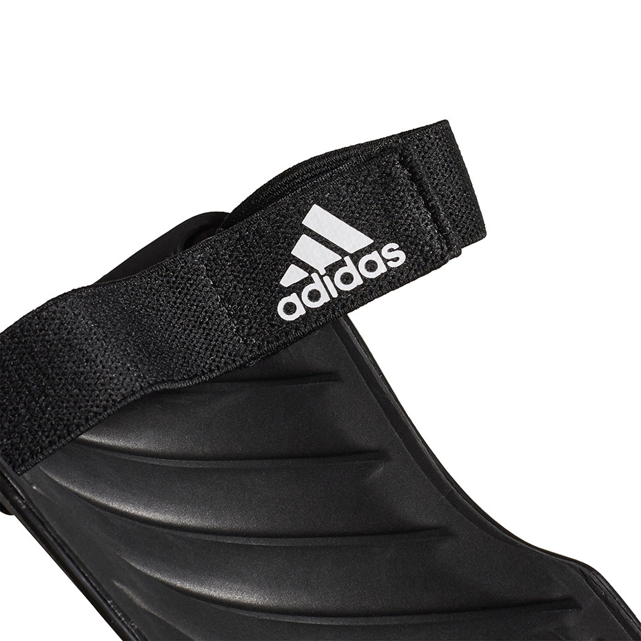 Ochraniacze piłkarskie adidas Tiro SG Training czarno-białe GK3536