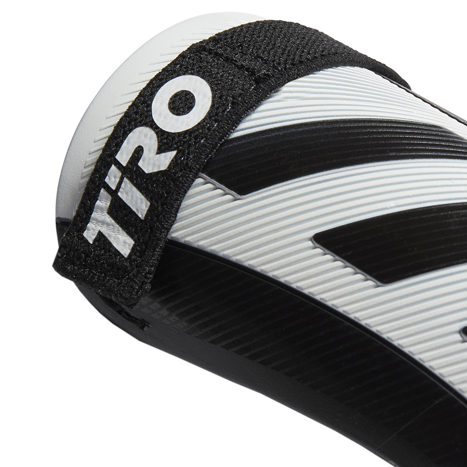 Ochraniacze piłkarskie adidas Tiro SG Mtc Jr biało-czarne GI7688